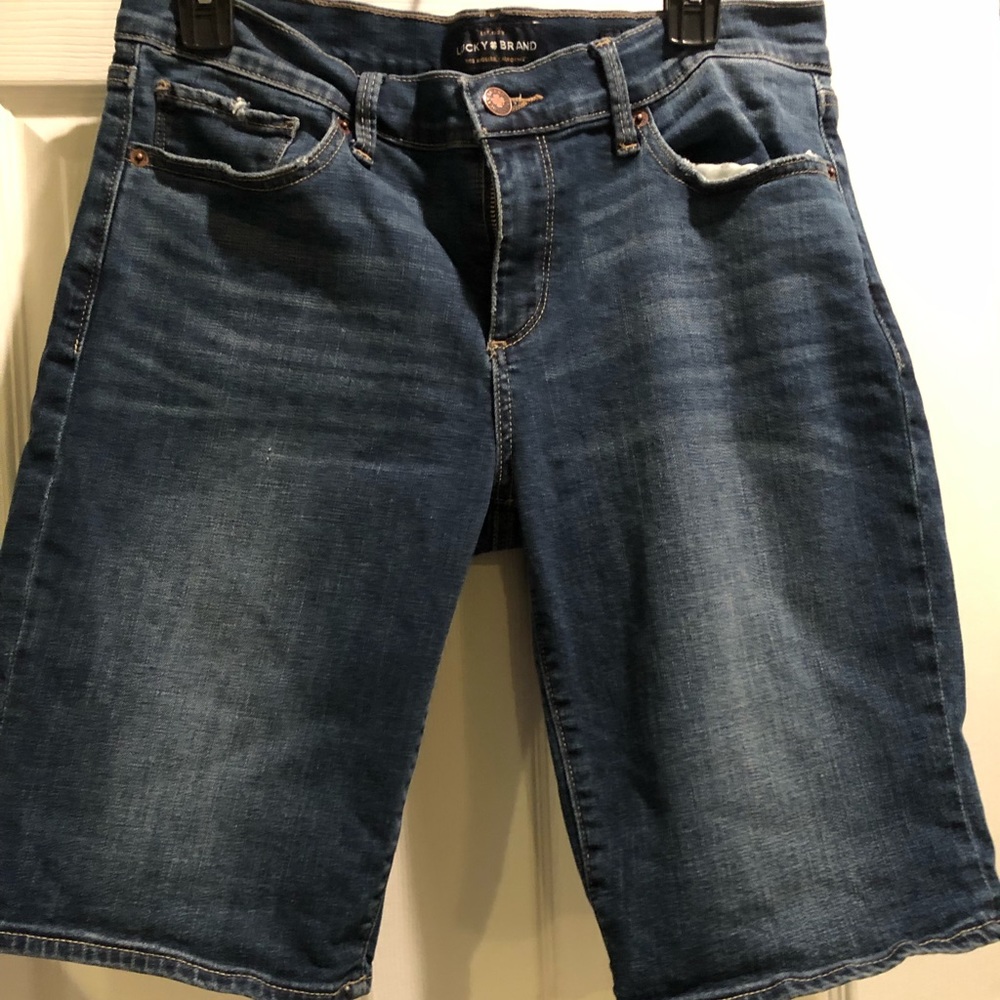 Lucky Brand Bermuda short  8/29
